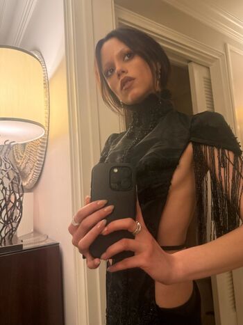 Jenna ortega  page leaked private photo uncensored HD quality