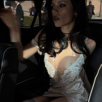 Jenna ortega  page leaked private photo uncensored HD quality