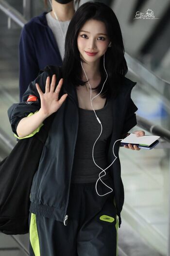 Katarinabluu  page leaked private photo uncensored HD quality