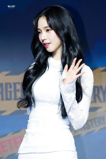 Katarinabluu  page leaked private photo uncensored HD quality