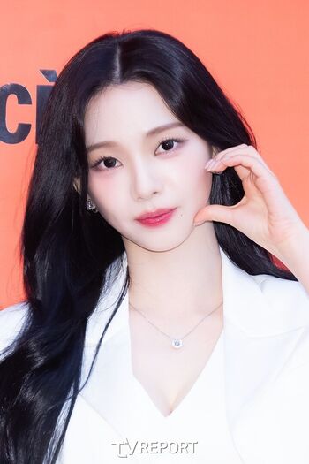 Katarinabluu  page leaked private photo uncensored HD quality