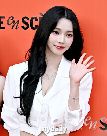 Katarinabluu  page leaked private photo uncensored HD quality