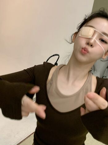 Katarinabluu  page leaked private photo uncensored HD quality