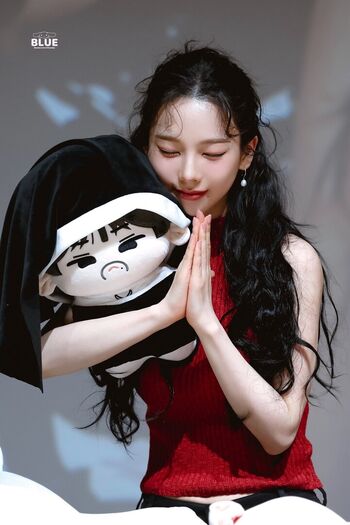 Katarinabluu  page leaked private photo uncensored HD quality