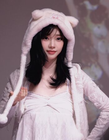 Katarinabluu  page leaked private photo uncensored HD quality