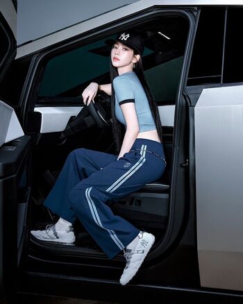 Katarinabluu  page leaked private photo uncensored HD quality