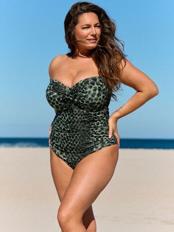 Kelly brook page leaked private photo uncensored HD quality