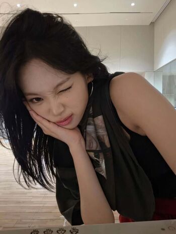 Kim chaewon  page leaked private photo uncensored HD quality