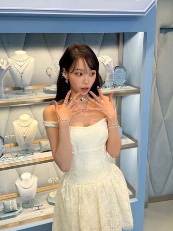 Kim chaewon  page leaked private photo uncensored HD quality