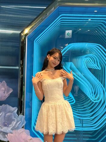 Kim chaewon  page leaked private photo uncensored HD quality