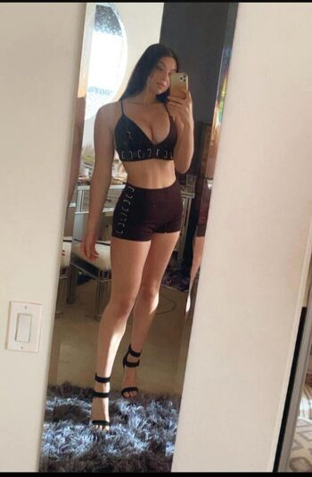 Kira kosarin  page leaked private photo uncensored HD quality