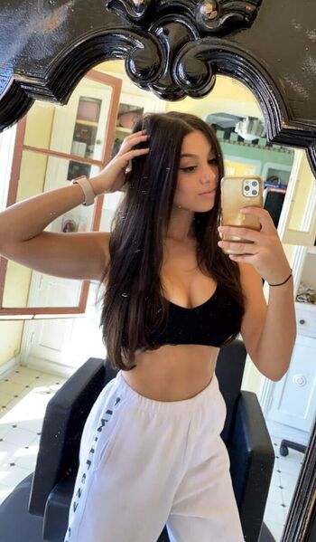 Kira kosarin  page leaked private photo uncensored HD quality