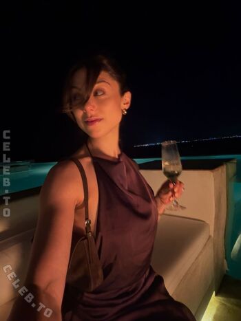 Kira kosarin  page leaked private photo uncensored HD quality