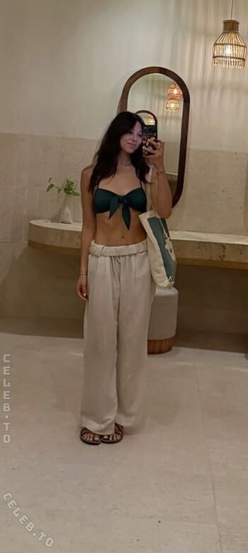 Kira kosarin  page leaked private photo uncensored HD quality