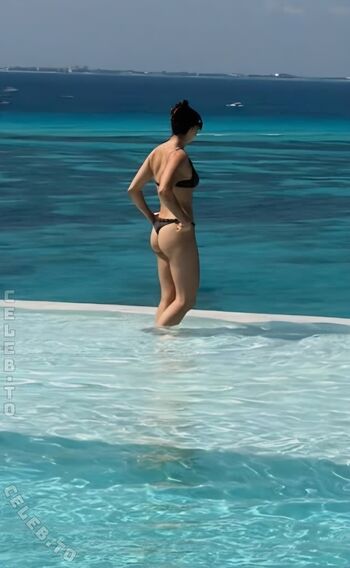 Kira kosarin  page leaked private photo uncensored HD quality