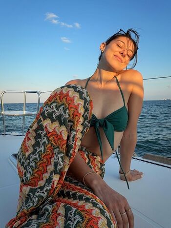 Kira kosarin  page leaked private photo uncensored HD quality