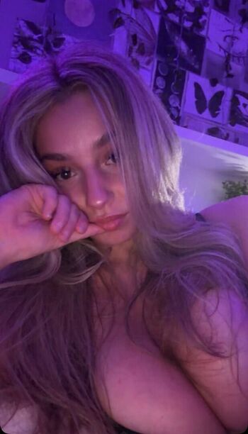 Kira pregiato  page leaked private photo uncensored HD quality