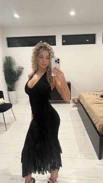 Kira pregiato  page leaked private photo uncensored HD quality