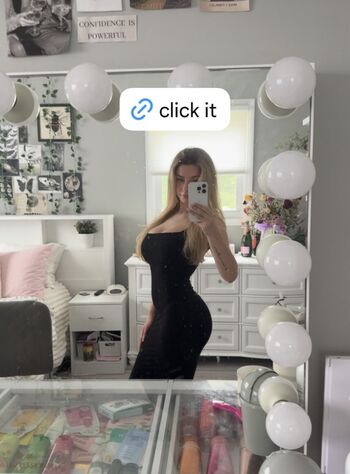 Kira pregiato  page leaked private photo uncensored HD quality