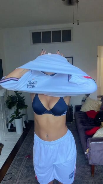 Knbbyknees leaked private photo uncensored HD quality