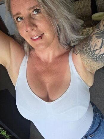 Knee deep in life leaked private photo uncensored HD quality