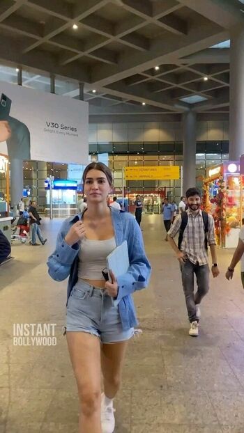 Kriti sanon page leaked private photo uncensored HD quality