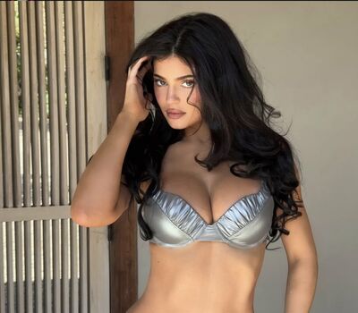 Kylie jenner  page leaked private photo uncensored HD quality