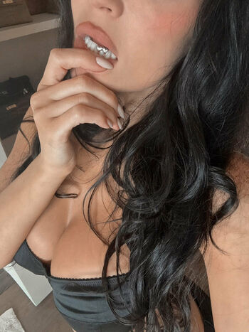 Kylie jenner  page leaked private photo uncensored HD quality