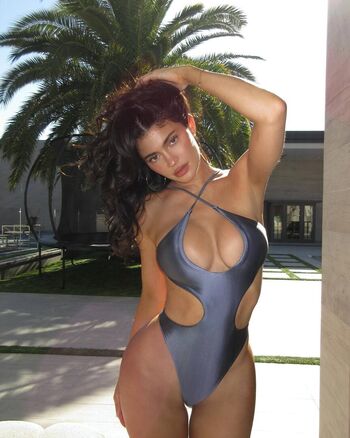 Kylie jenner  page leaked private photo uncensored HD quality