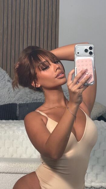Laurgmzz leaked private photo uncensored HD quality