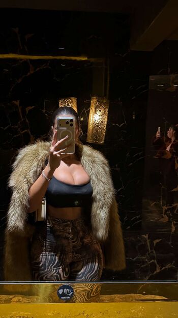Laurgmzz leaked private photo uncensored HD quality