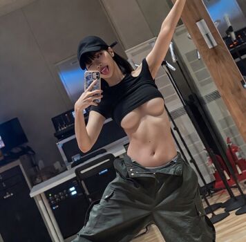 Le sserafim page leaked private photo uncensored HD quality