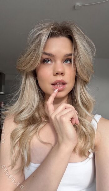 Lea peach leaked private photo uncensored HD quality