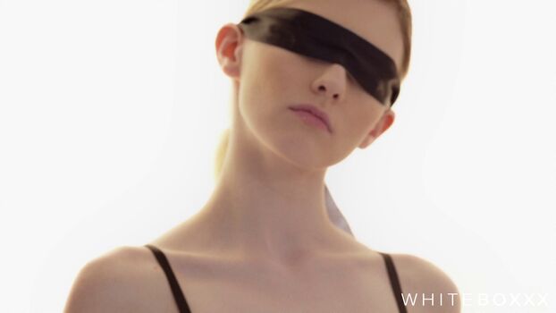 Leave the high heels on page leaked private photo uncensored HD quality