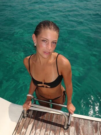 Lily rowland page leaked private photo uncensored HD quality
