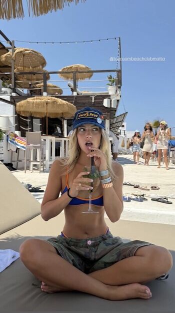 Lily rowland page leaked private photo uncensored HD quality