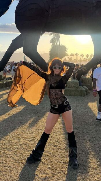 Lindsey stirling  page leaked private photo uncensored HD quality