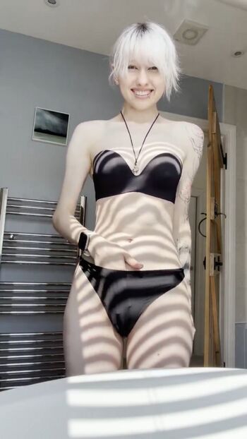Little emo kitten page leaked private photo uncensored HD quality