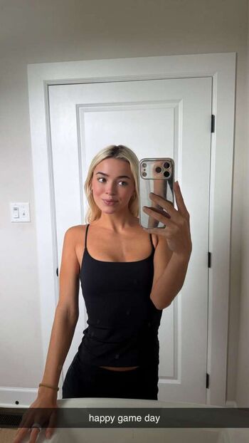 Livvy dunne  page leaked private photo uncensored HD quality