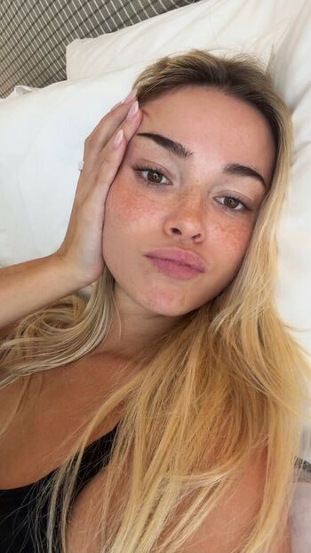 Livvy dunne  page leaked private photo uncensored HD quality