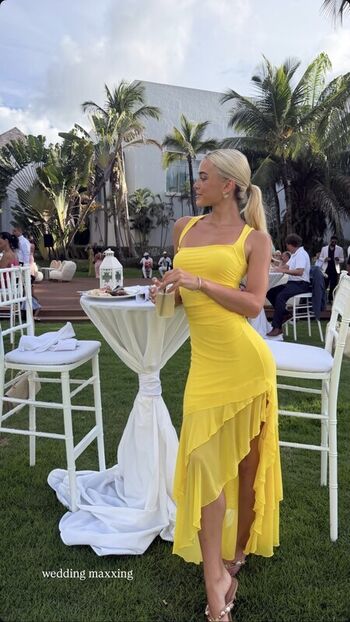 Livvy dunne  page leaked private photo uncensored HD quality