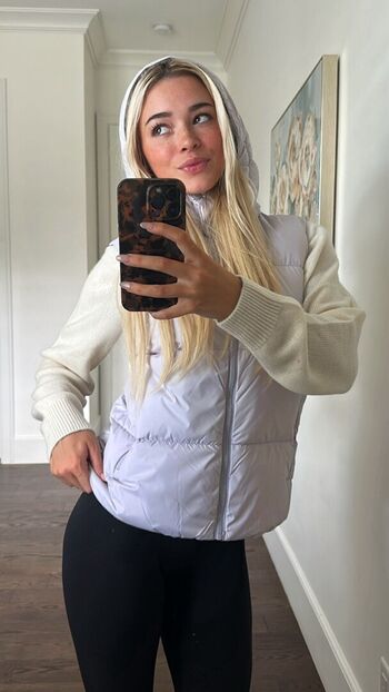 Livvy dunne  page leaked private photo uncensored HD quality
