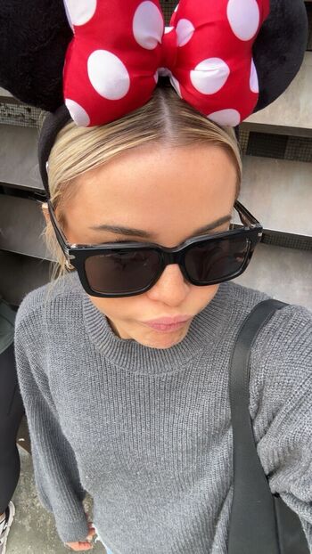 Livvy dunne  page leaked private photo uncensored HD quality