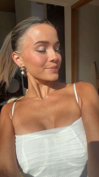 Livvy dunne  page leaked private photo uncensored HD quality