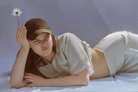 Lola tung leaked private photo uncensored HD quality