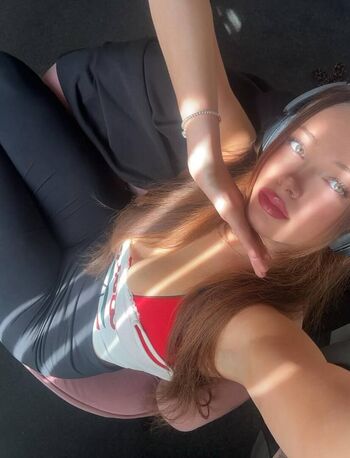 Louiselaingx page leaked private photo uncensored HD quality