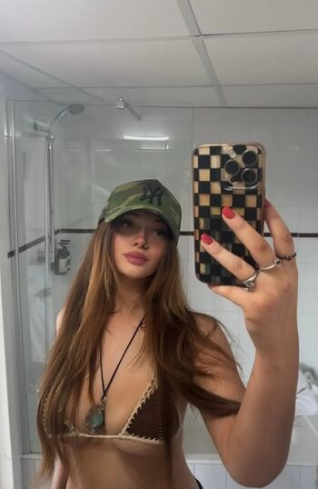 Louiselaingx page leaked private photo uncensored HD quality