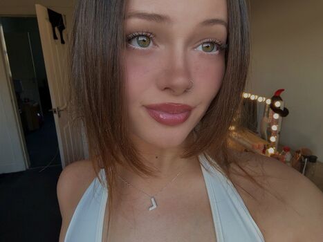 Louiselaingx leaked private photo uncensored HD quality