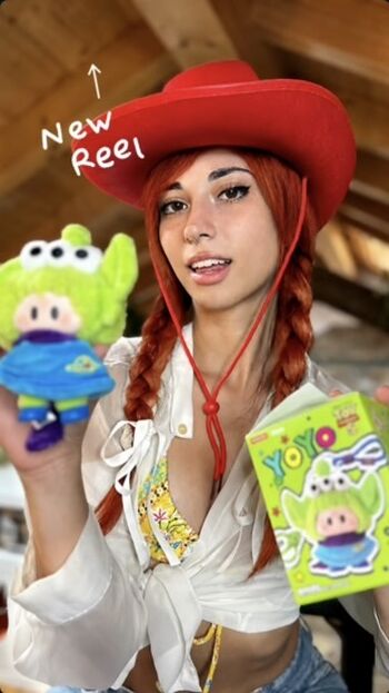Lucrelisa  page leaked private photo uncensored HD quality