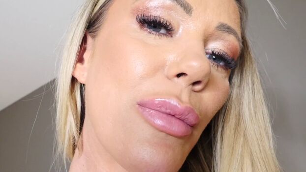 Lucy zara leaked private photo uncensored HD quality